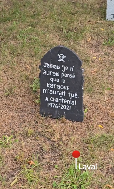 Une maison de Laval en met plein la vue avec ses décorations d'Halloween.