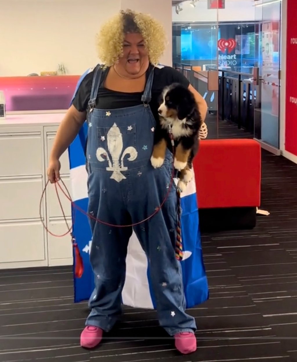 Le costume d'Halloween de Christine Morency fait fureur et vole la vedette!