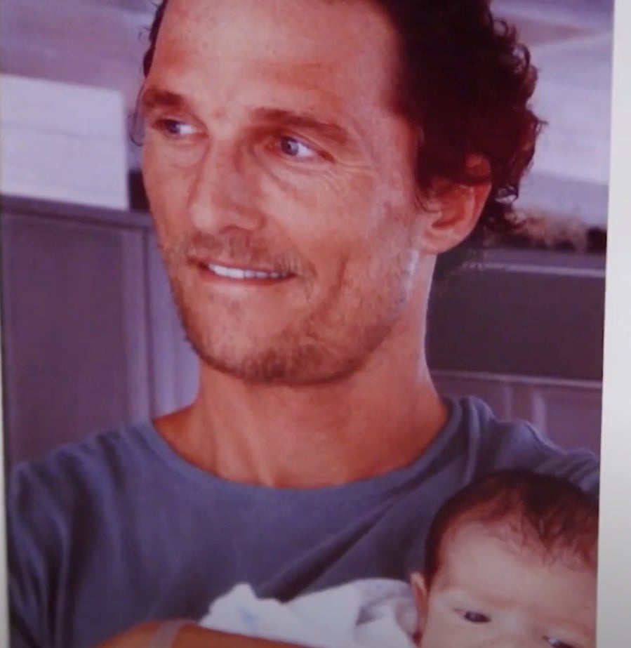 La mère de Matthew McConaughey a refusé de cacher l'immense membre de son mari mort en plein ébat.
