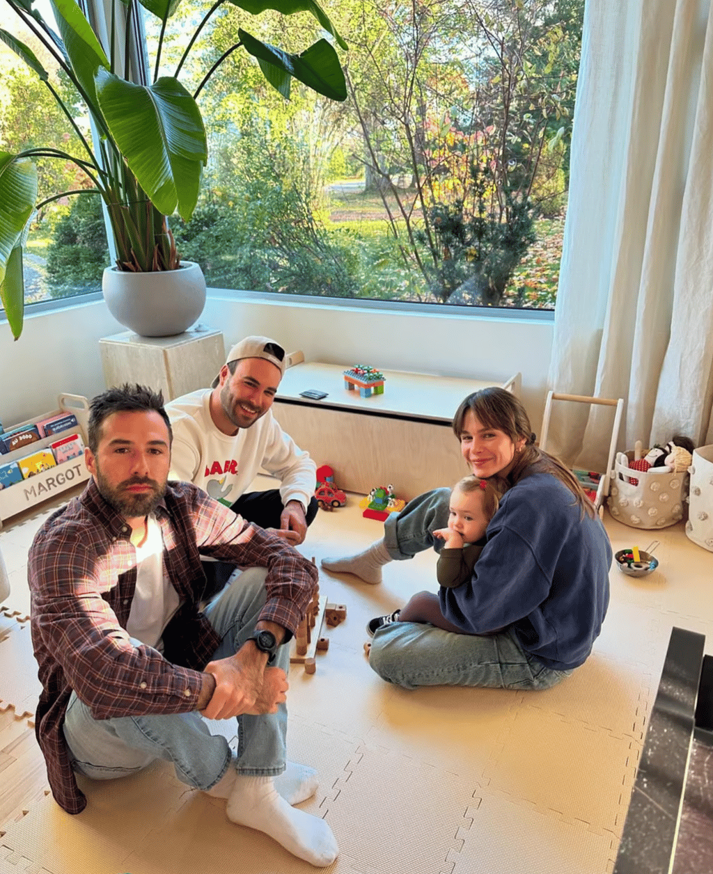 En deuil, Maripier Morin partage de nombreuses photos de son frère Raphaël qui s'est enlevé la vie