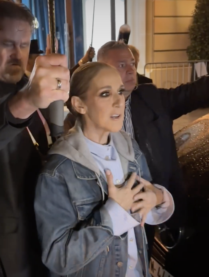 Des images de Céline Dion les larmes aux yeux après sa prestation à Paris font le tour du monde