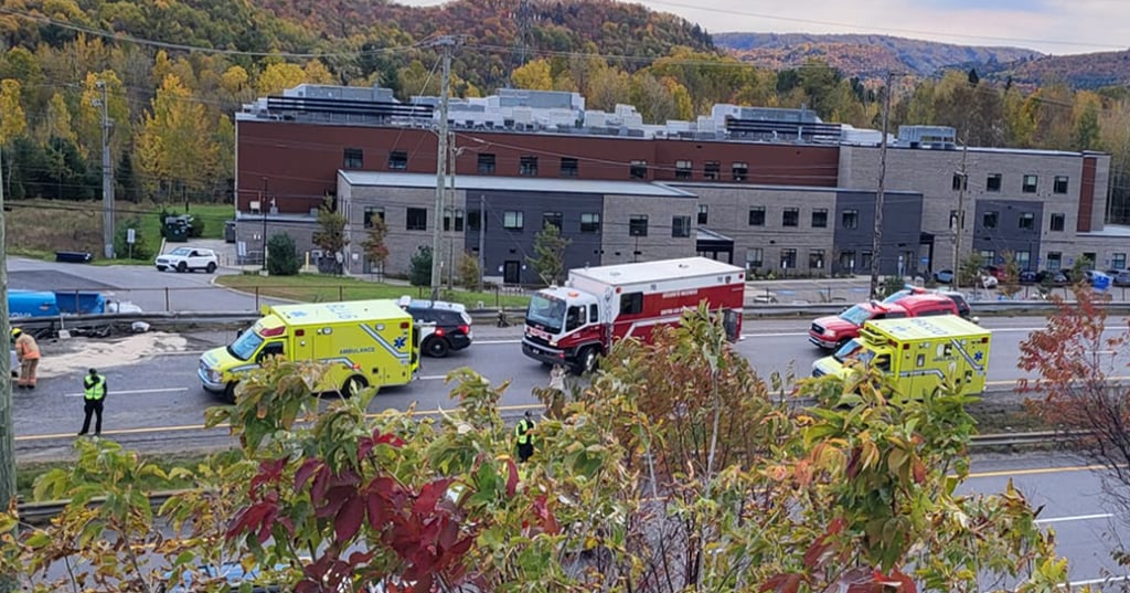 Fermeture d'une partie de l'autoroute 15 pour une durée indéterminée en raison d'un important accident