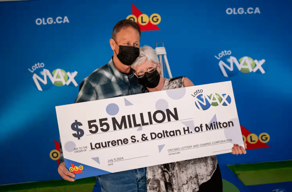 Un couple prend sa retraite après avoir remporté le gros lot de 55 millions $ au Lotto Max.