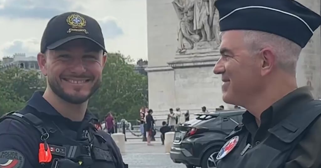 Voici pourquoi des vidéos d'agents de la SQ en uniforme à Paris circulent sur les réseaux sociaux.