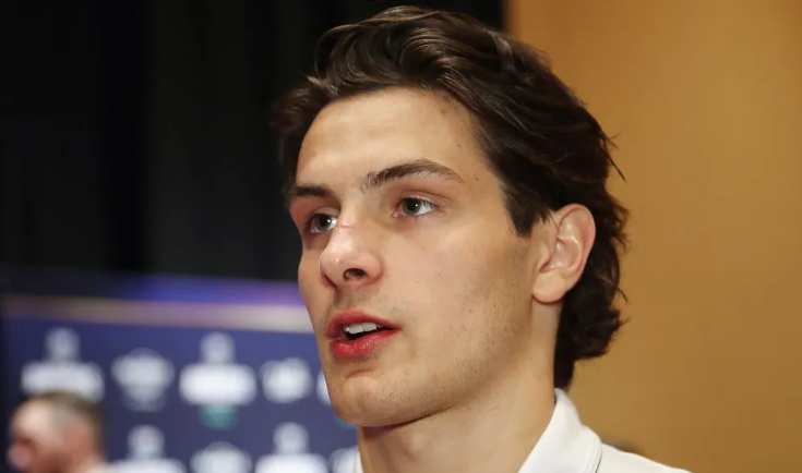 ALERTE POOLERS : Les Islanders perdent les services de Mathew Barzal à long terme