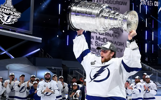 Andrei Vasilevskiy dévoile son nouveau masque complètement fou