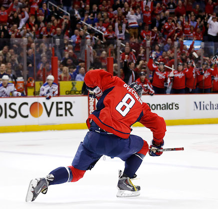 Alex Ovechkin révèle les messages qu'il reçoit de Wayne Gretzky alors qu'il s'attaque à son record de buts