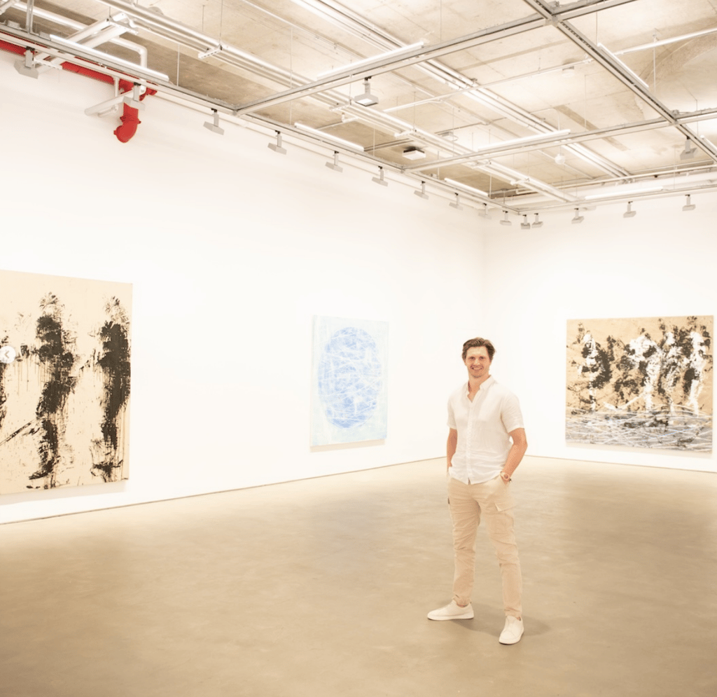 Jacob Trouba lance son exposition artistique à New York 