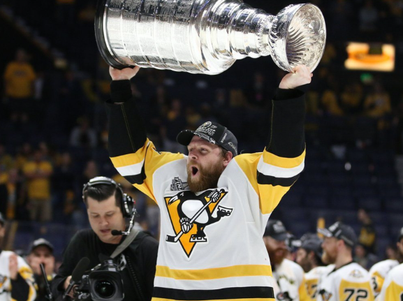 Incapable de se trouver une équipe pour jouer, Phil Kessel change de profession