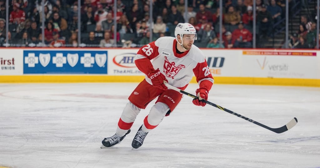 Les Red Wings placent un colosse attaquant de 6'6 au ballotage