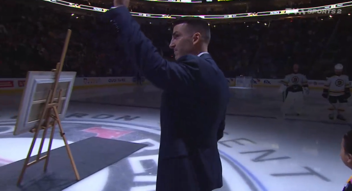 Patrice Bergeron reçoit une ovation monstre à Québec