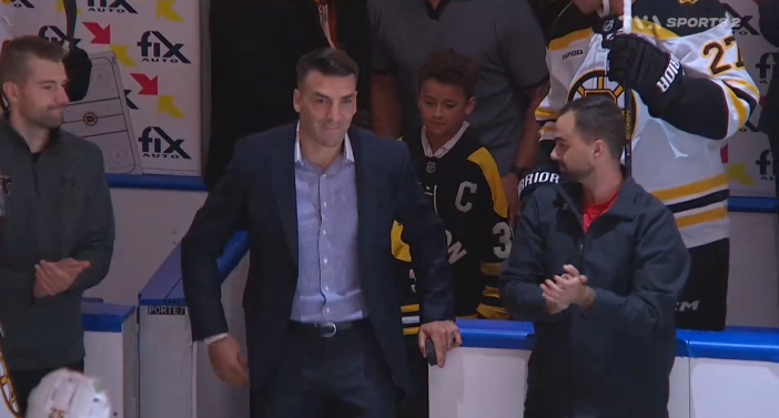 Patrice Bergeron reçoit une ovation monstre à Québec