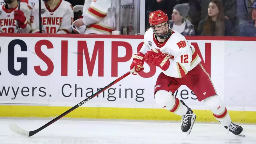 Un espoir méconnu du Canadien domine dans la NCAA