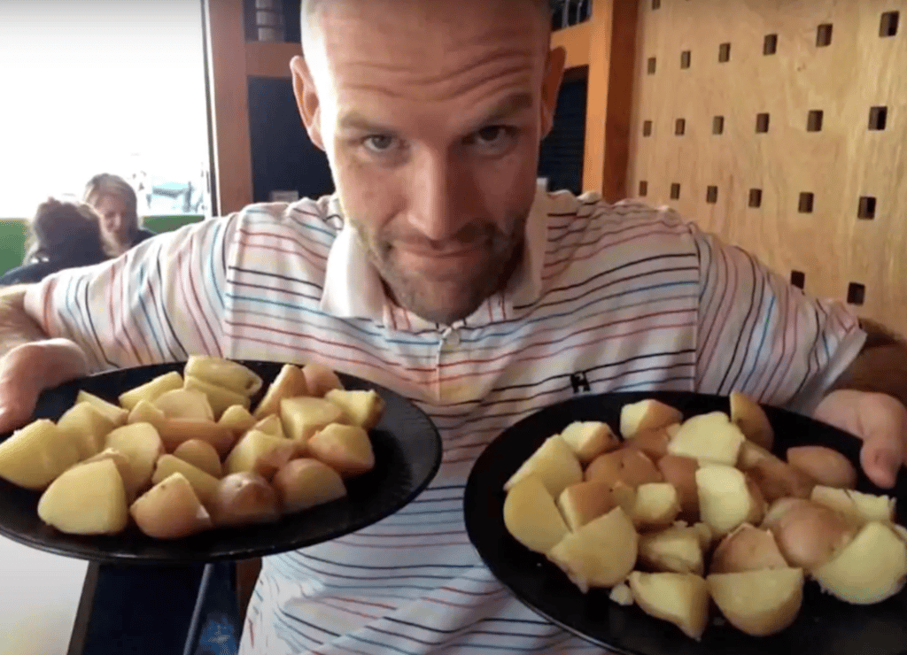 Un homme qui a mangé uniquement des pommes de terre pendant un an dévoile ce qui est arrivé à son corps  