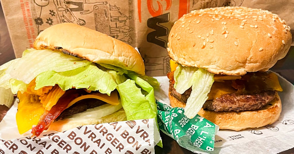 On a essayé le nouveau burger A&W avec des croustilles Ruffles et ça confirme ce qu'on pensait