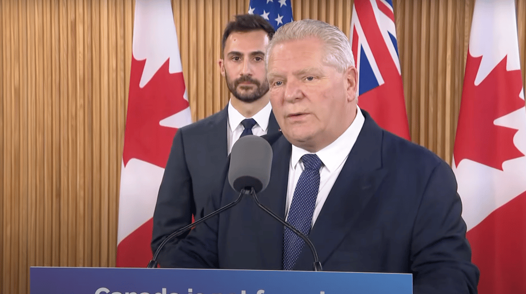 Doug Ford impose des tarifs de 25 % sur les exportations d’électricité vers les États-Unis