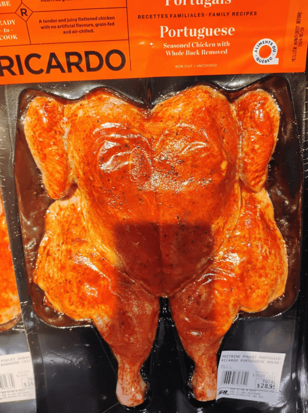 Des Québécois choqués par le prix d'un poulet Ricardo vendu dans un IGA