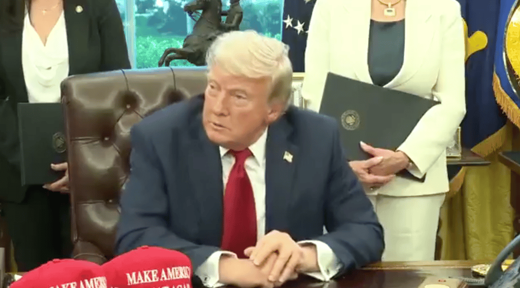Donald Trump s'en prend une nouvelle fois au Canada et à Justin Trudeau