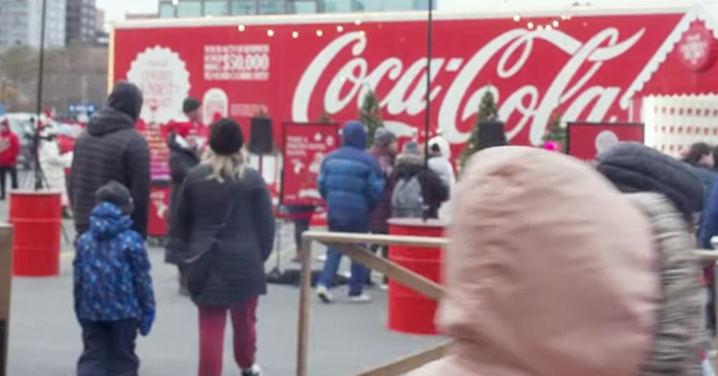 La fameuse Caravane des Fêtes Coca-Cola fait ses derniers arrêts au Québec cette semaine