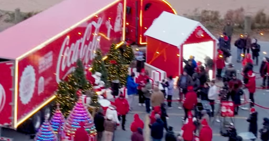 La fameuse Caravane des Fêtes Coca-Cola fait ses derniers arrêts au Québec cette semaine