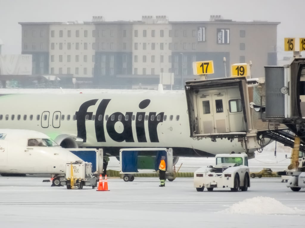 La compagnie aérienne qui offrait les vols les moins chers se retire de Montréal et Québec