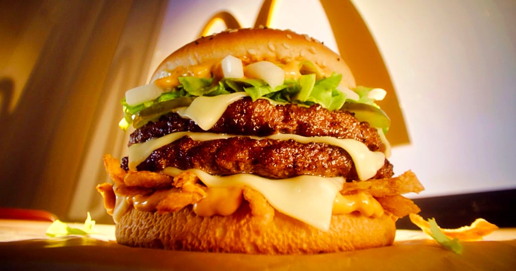 McDonald's annonce l'arrivée d'un nouveau burger sur son menu et il est massif