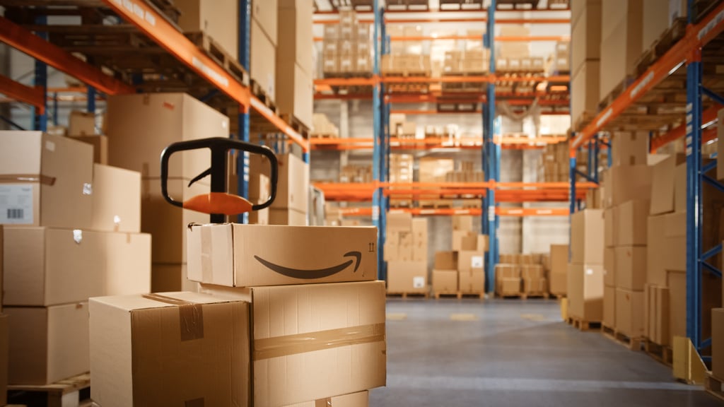 Des gens découvrent que le logo d'Amazon contient un message caché.