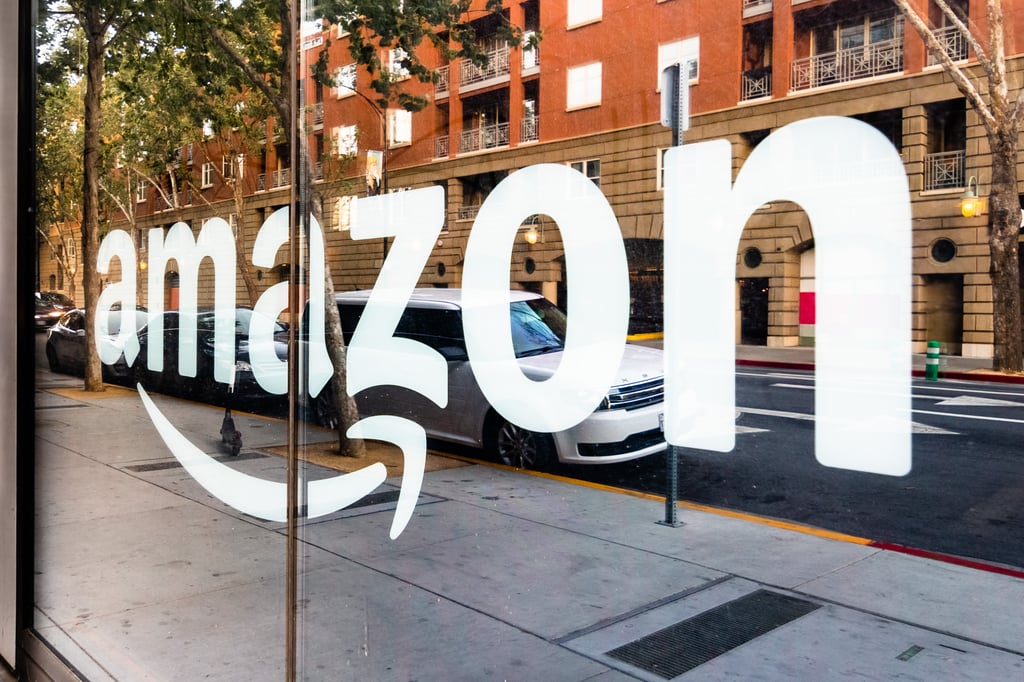 Des gens découvrent que le logo d'Amazon contient un message caché.