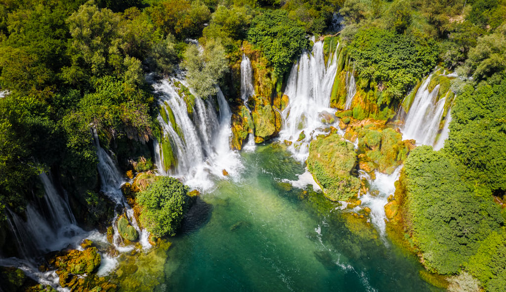 Ce pays d'Europe est un magnifique trésor caché qui coûte vraiment pas cher à visiter