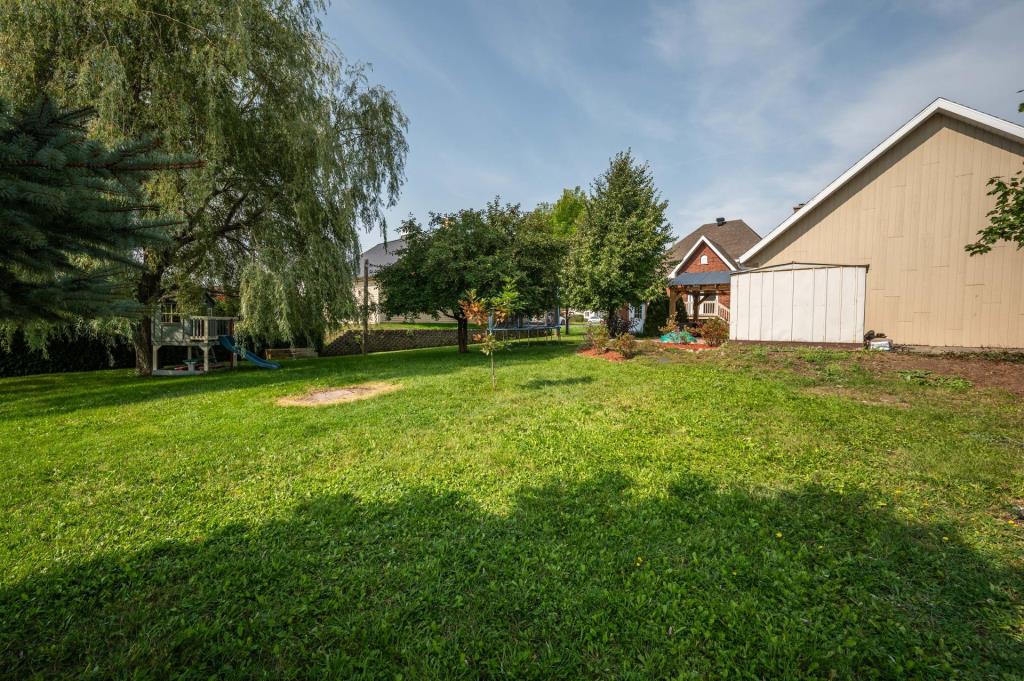 Parfait cottage familial avec une vaste cour sans voisin arrière