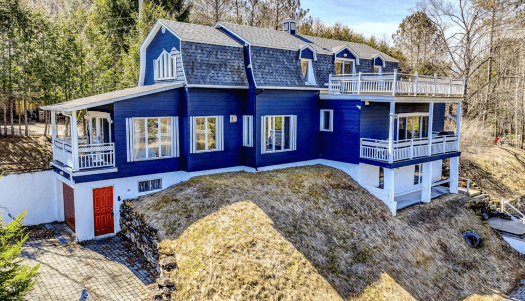 Le lac et le Mont-Tremblant dans un paysage bucolique 