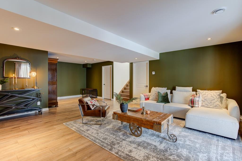 Sublime propriété contemporaine en harmonie avec la nature environnante