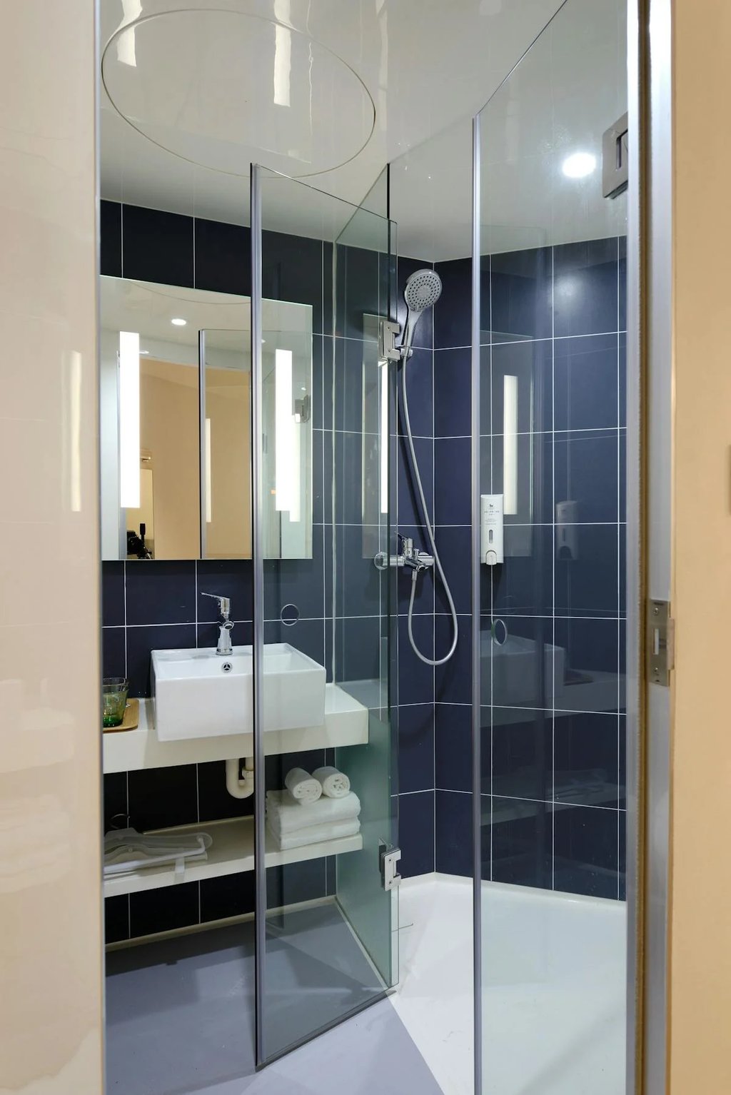 8 conseils pour rénover votre salle de bain sans pour autant vider votre portefeuille 