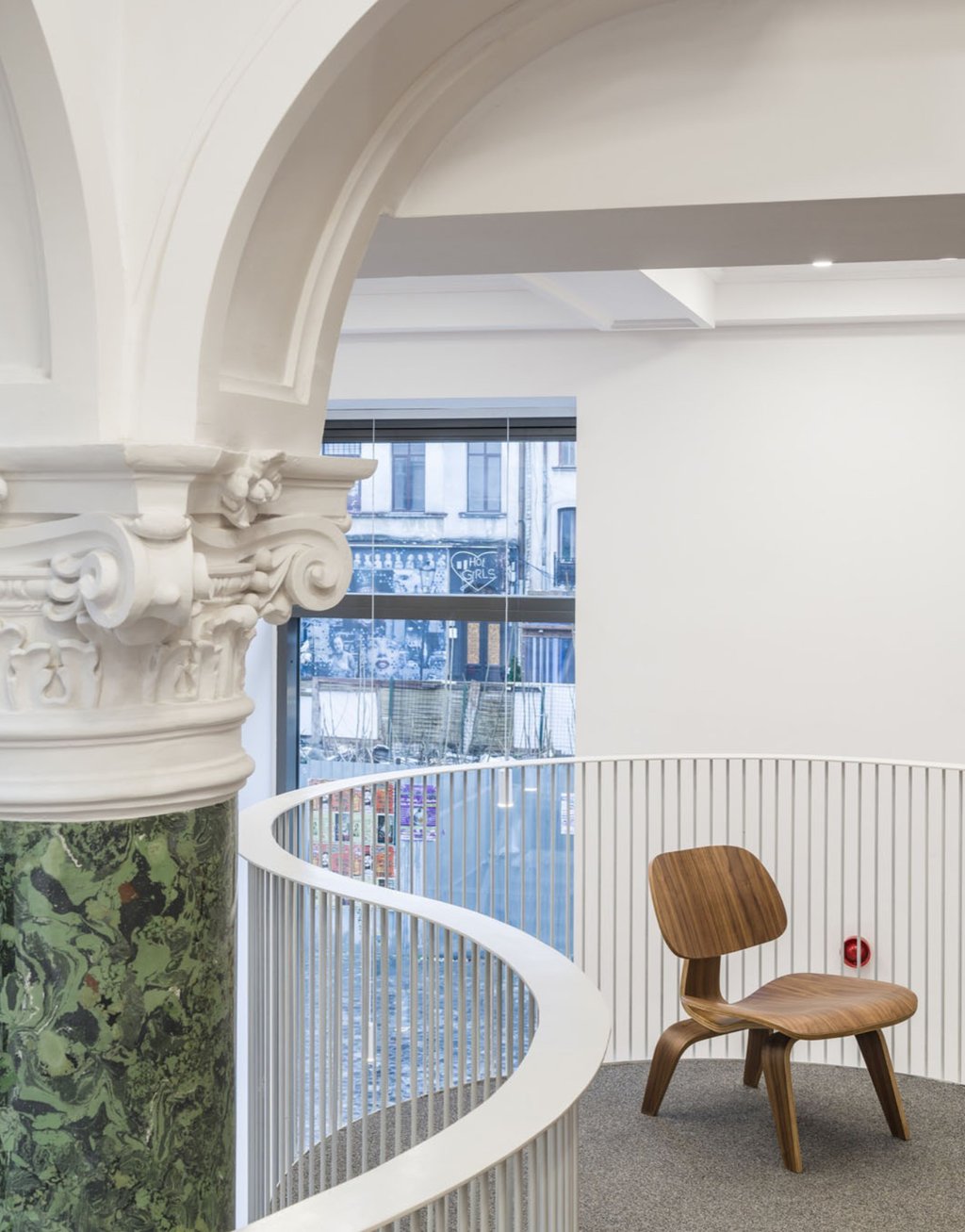 Incroyable transformation d’un bâtiment historique en bibliothèque somptueuse 