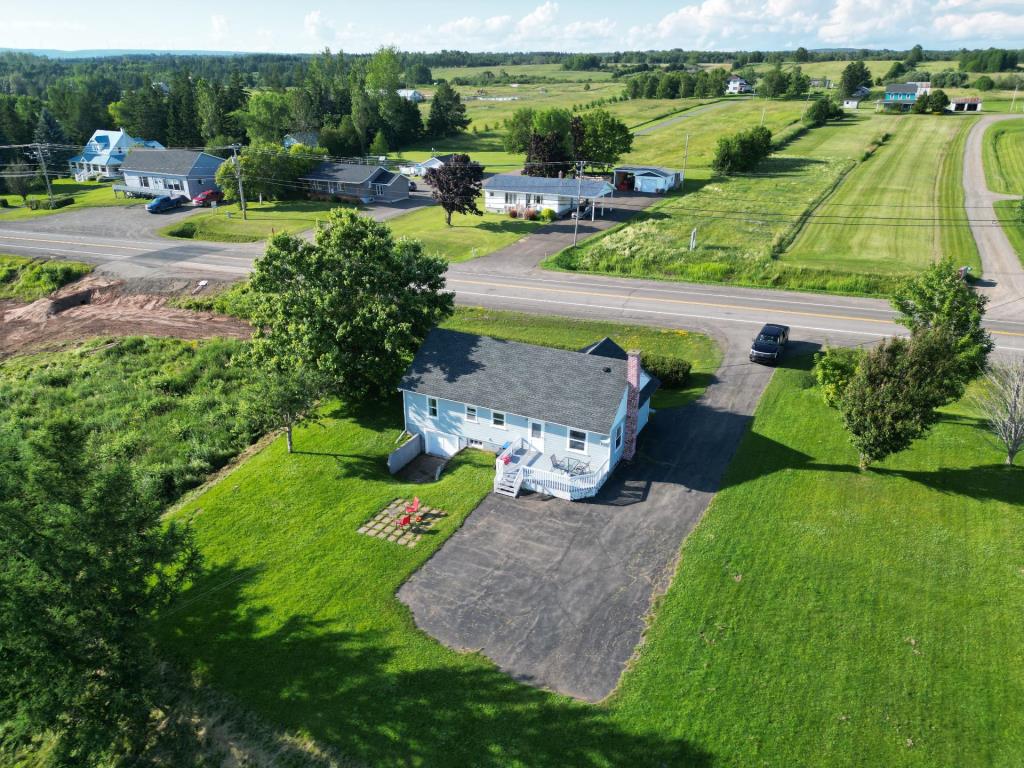 Mignon cottage à 175 000 $ avec une vue imprenable sur l'eau