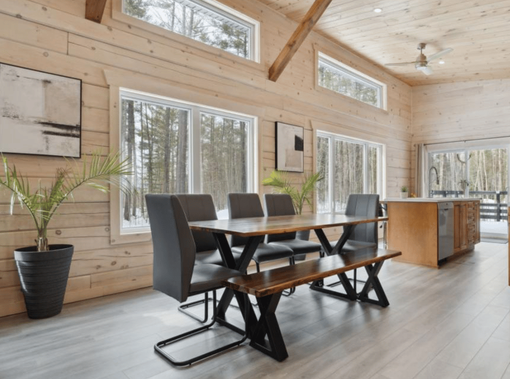 Chalet moderne au bord de la rivière parfait pour s'évader en famille ou en tre amis