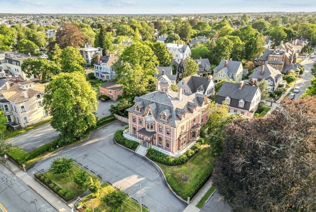 Impressionnante maison de 1805 au charme historique