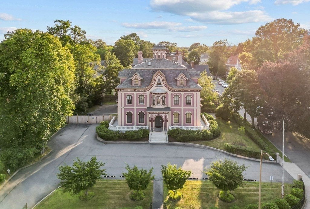 Impressionnante maison de 1805 au charme historique