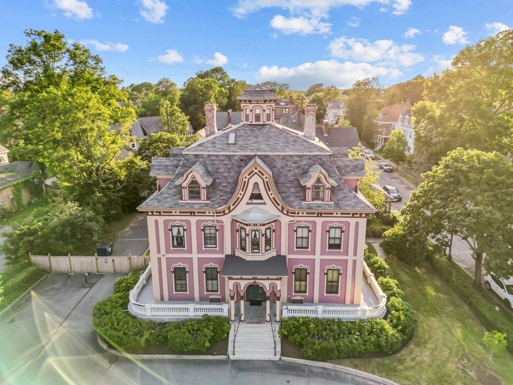 Impressionnante maison de 1805 au charme historique