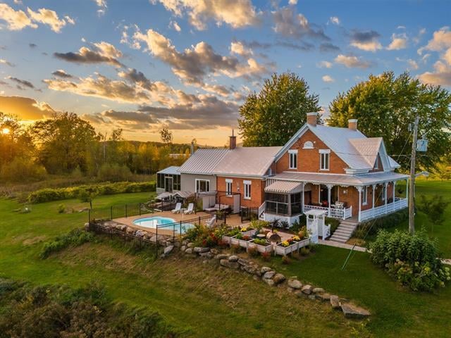 L’impressionnant Domaine Castle Hill est à vendre!