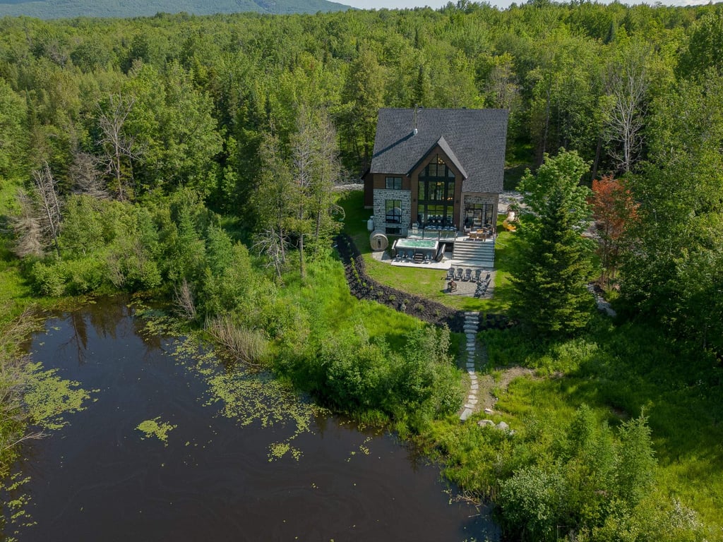 Stupéfiante propriété générant un revenu annuel de plus de 260 000 $ 