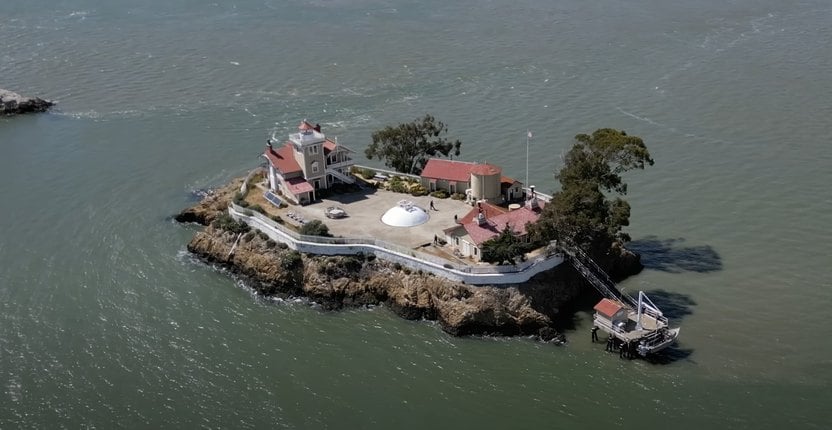 Cette femme a vécu pendant un an sur une petite île privée sans payer de loyer