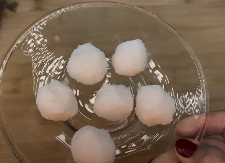 Râpez une barre de savon pour une toilette impeccable