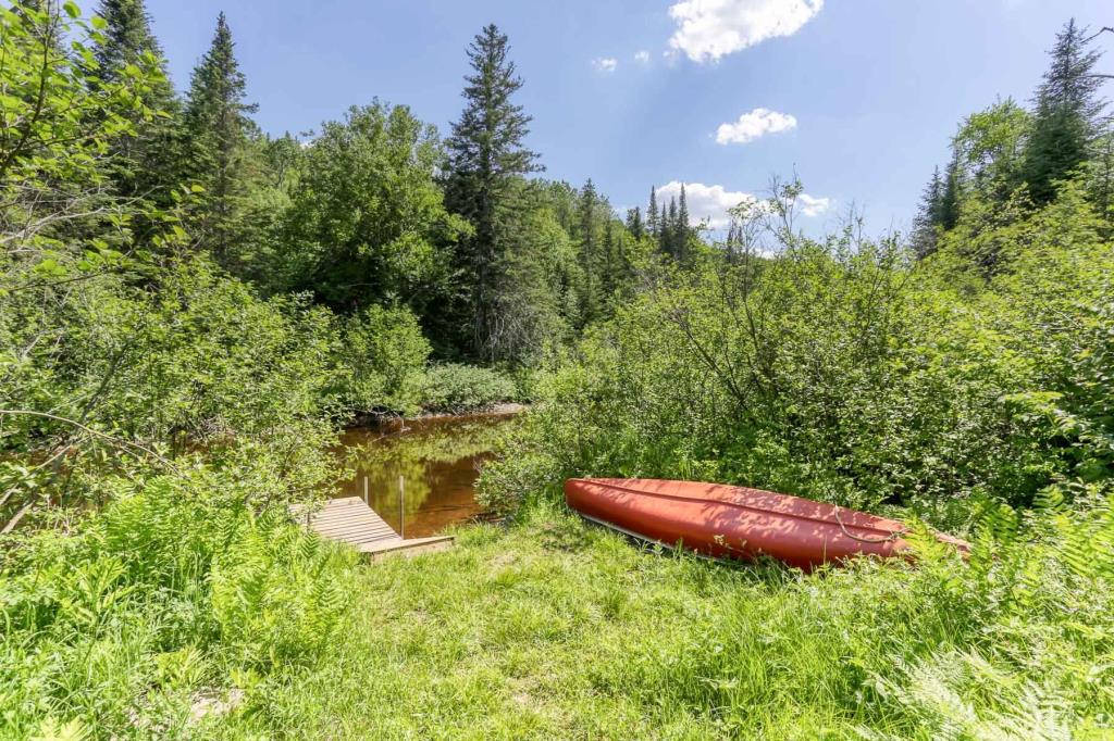 À quelques pas d'une rivière! Charmant petit gîte entièrement rénové et meublé