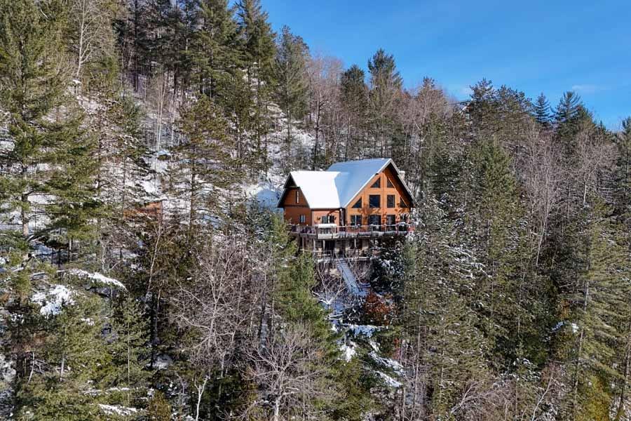Sensationnel havre de paix à flanc de montagne