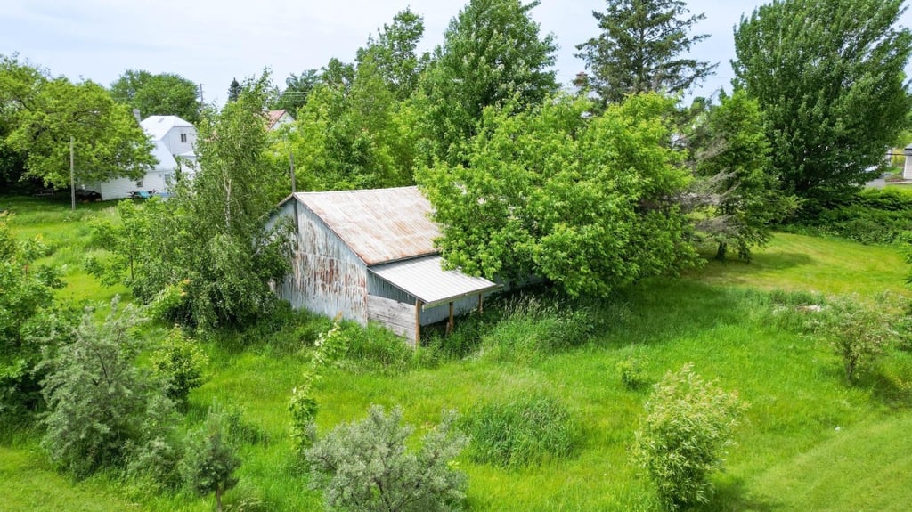 Propriété pittoresque de 235 000 $ située au cœur d’un charmant village