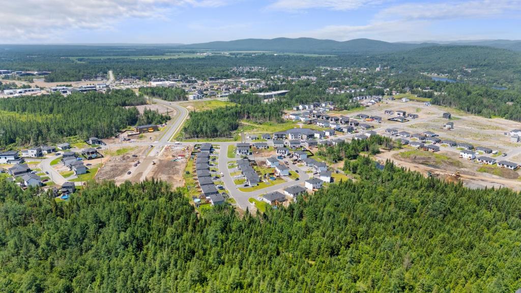 Splendide jumelé moderne idéalement situé à proximité de Québec