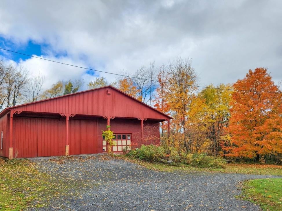 Le fameux Moulin La Pierre est à vendre!