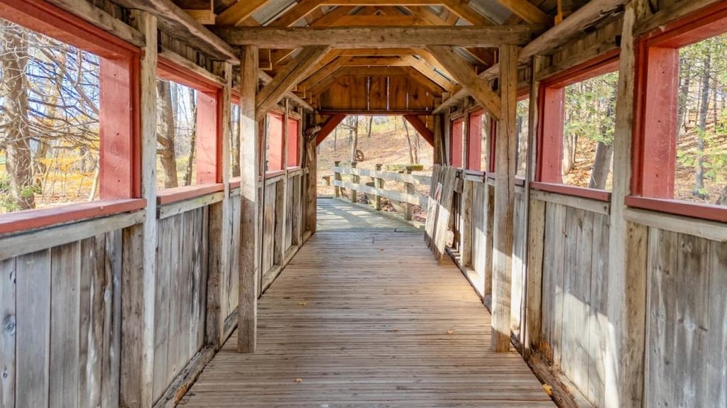 Le fameux Moulin La Pierre est à vendre!