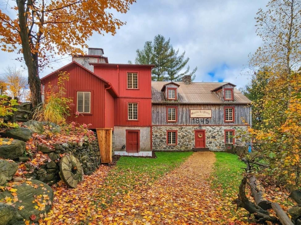 Le fameux Moulin La Pierre est à vendre!